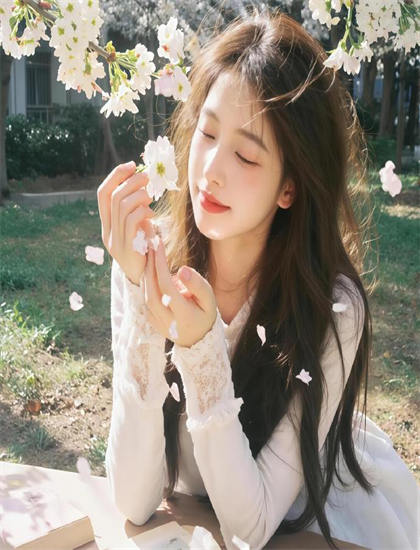 《追爱家族》隐藏彩蛋发现指南：细节与彩蛋寻找攻略，演员访谈